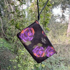 COACH Large Corner Zip Wristlet In Signature Canvas With Rose Print CL677 NWT